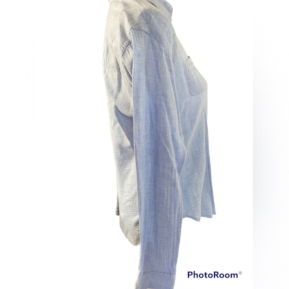 Guess women’s shirt . - Picture 3 of 7